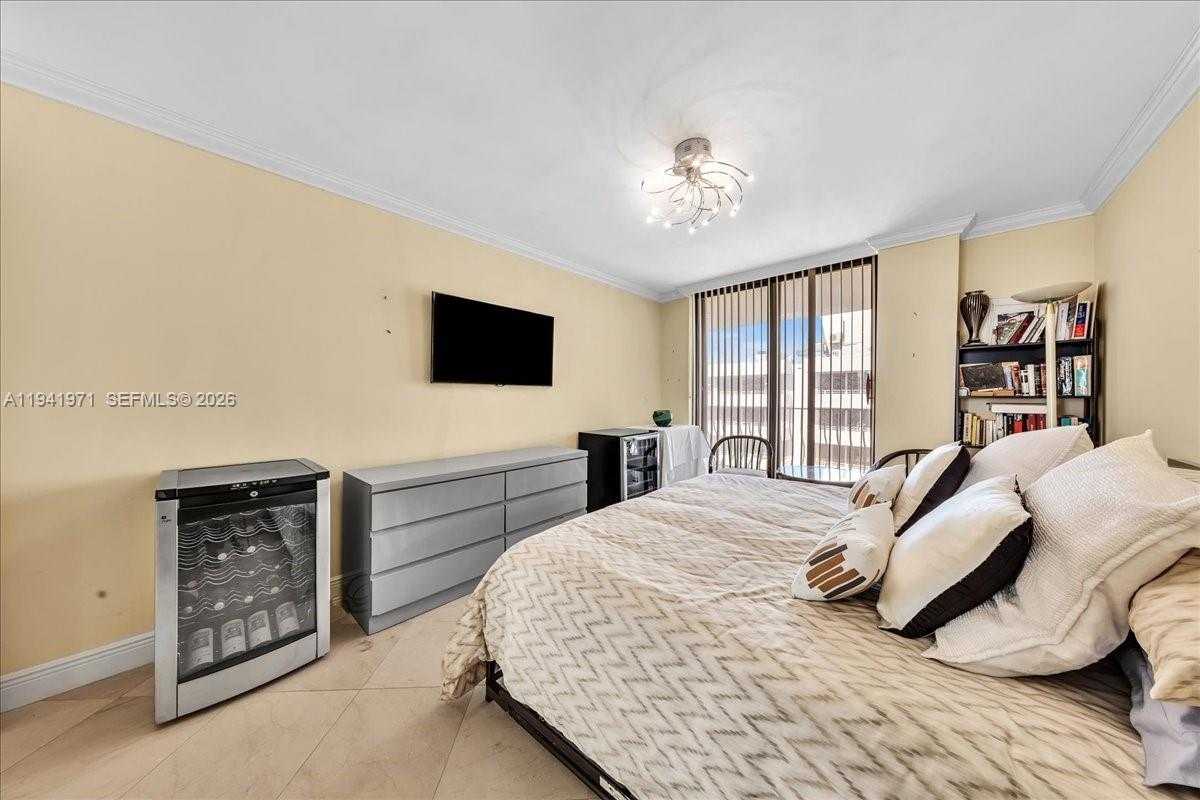 Small Image of 8877 COLLINS AVE #PH-2, Surfside Number 30