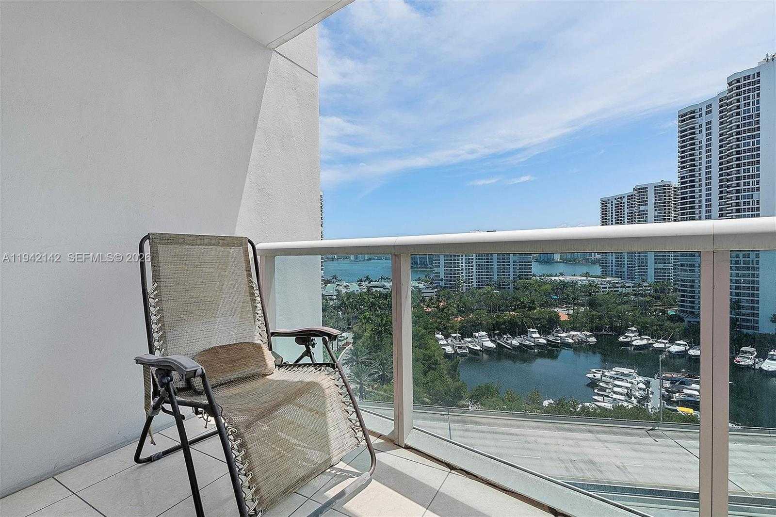 Small Image of 19400 TURNBERRY WAY #1131, Aventura Number 21