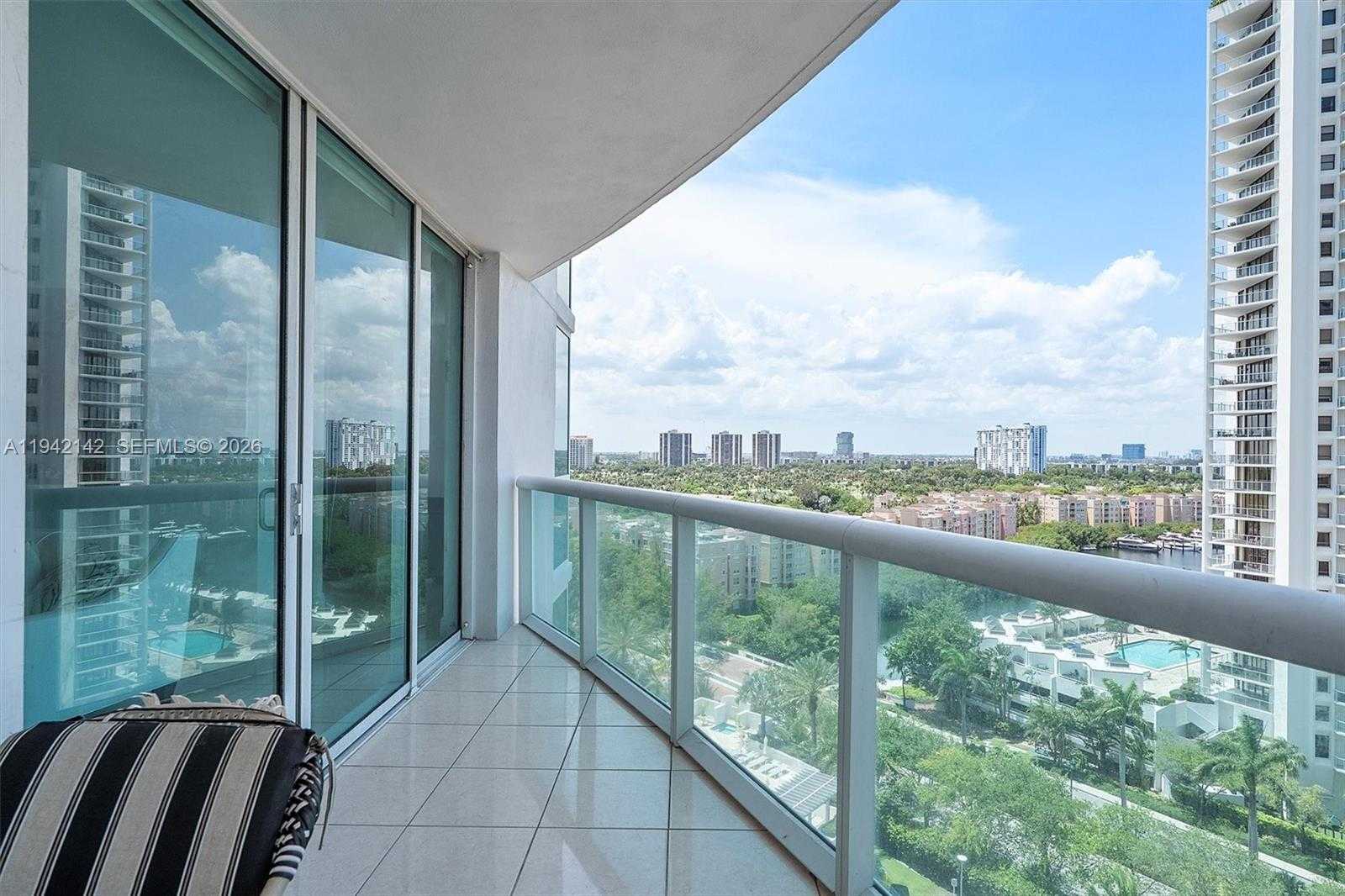 Small Image of 19400 TURNBERRY WAY #1131, Aventura Number 23