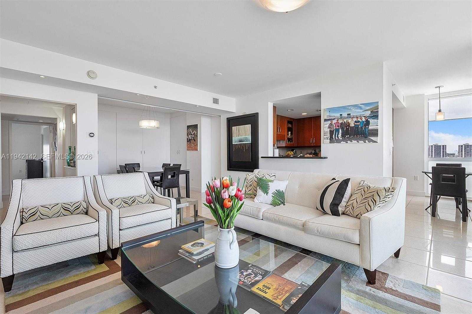 Small Image of 19400 TURNBERRY WAY #1131, Aventura Number 4