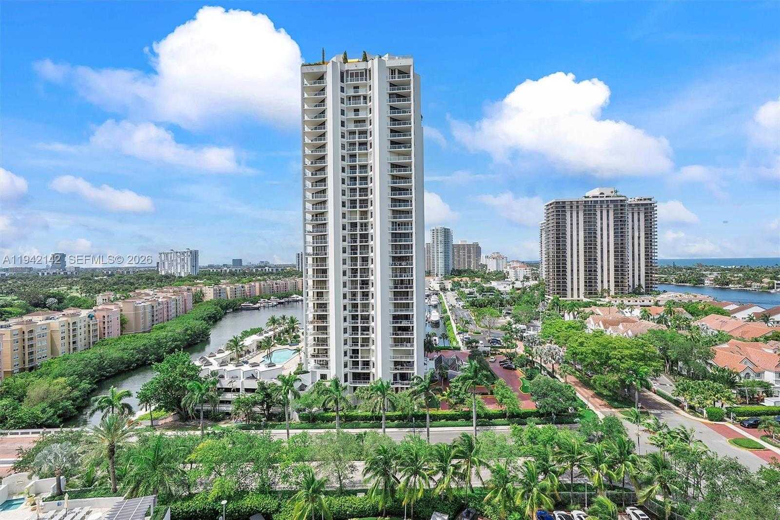 Small Image of 19400 TURNBERRY WAY #1131, Aventura Number 40