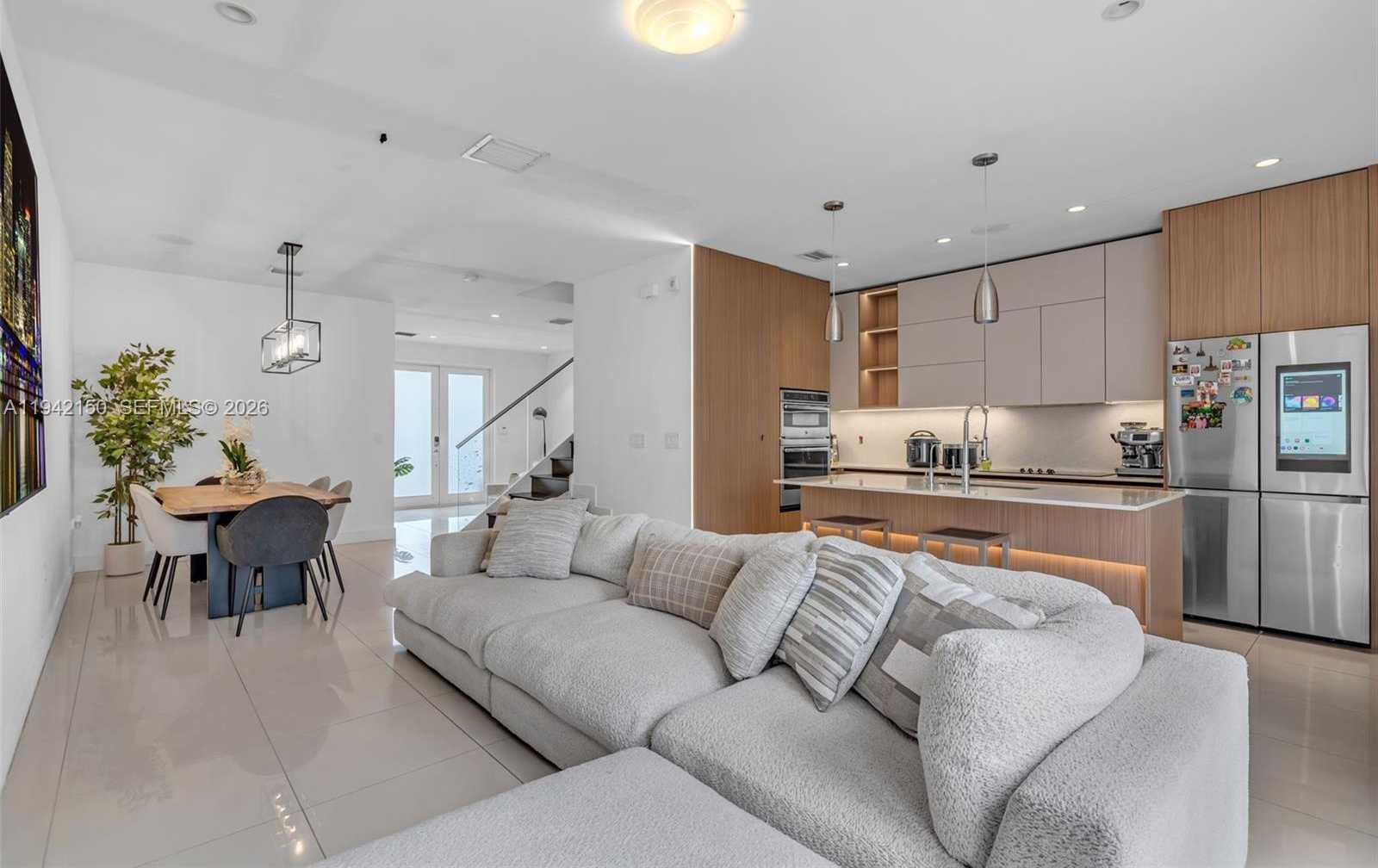 Small Image of 6348 NORTH WEST 104TH CT, Doral Number 13