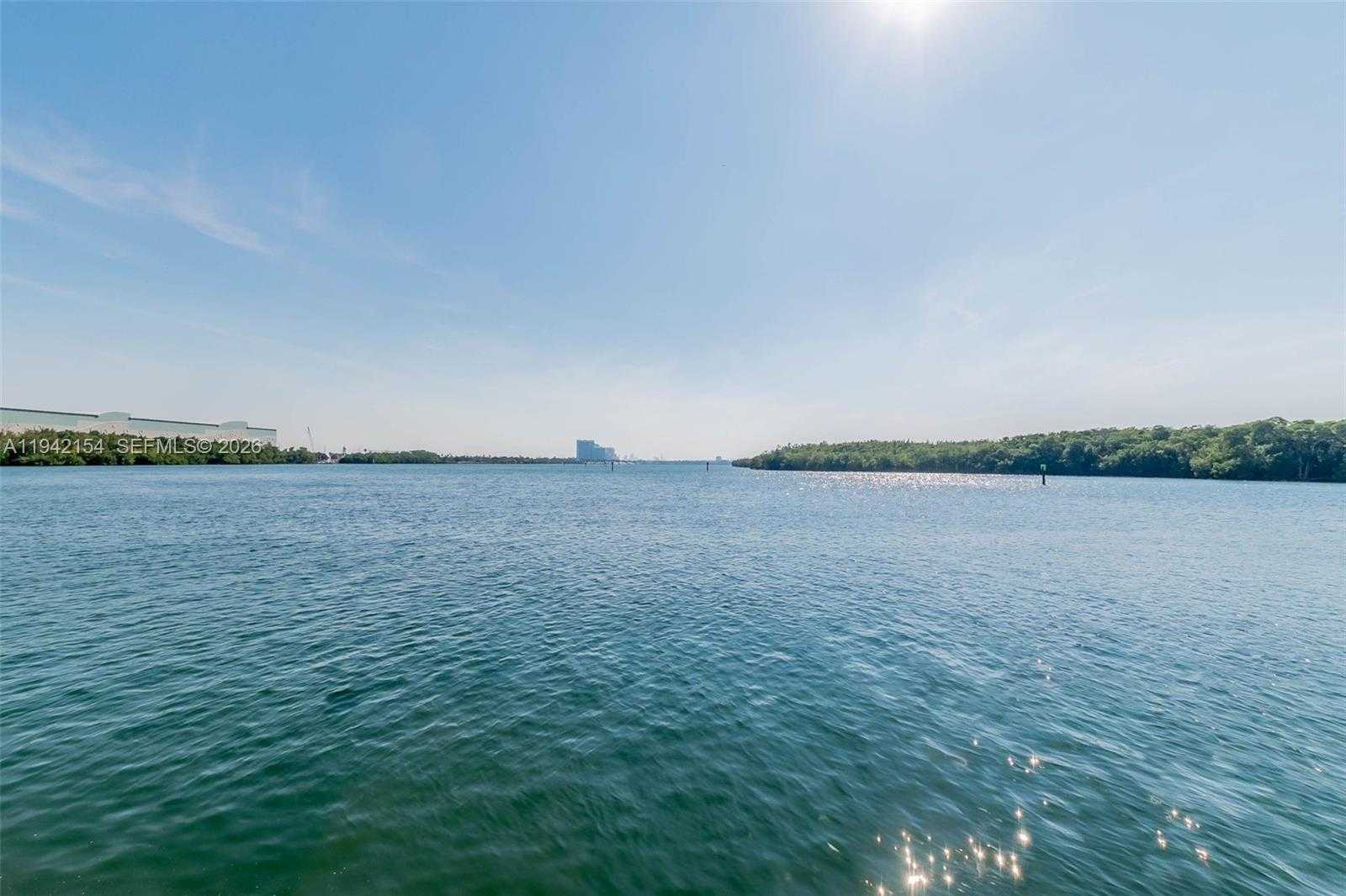 Small Image of 500 BAYVIEW DR #617, Sunny Isles Beach Number 11