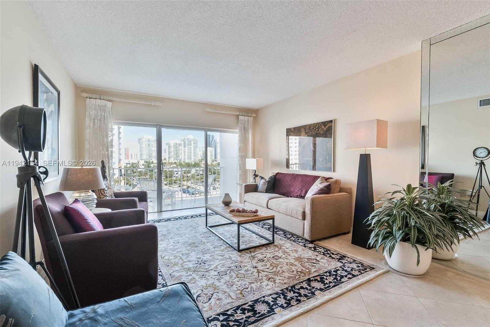 Small Image of 500 BAYVIEW DR #617, Sunny Isles Beach Number 19