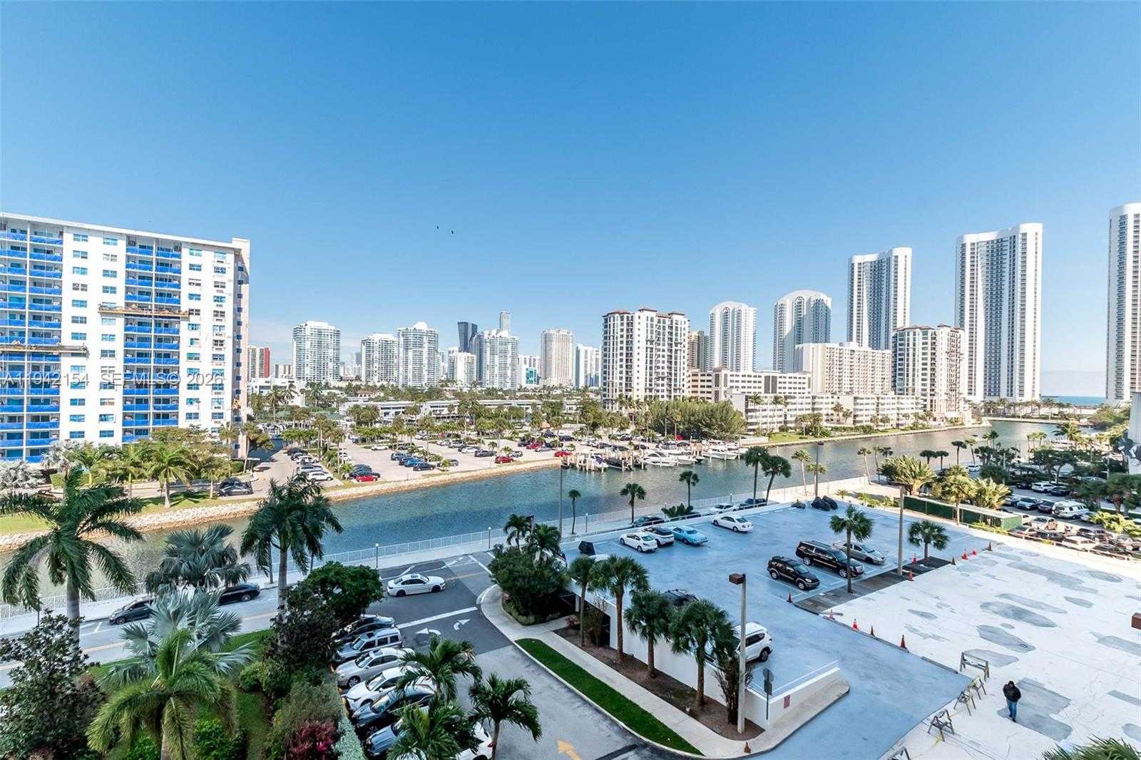 Small Image of 500 BAYVIEW DR #617, Sunny Isles Beach Number 7