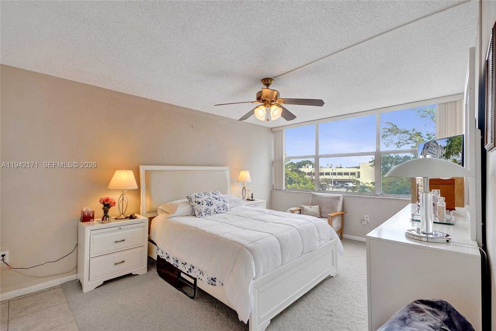 Small Image of 1300 NORTH EAST MIAMI GARDENS DR #320E, Miami Number 23