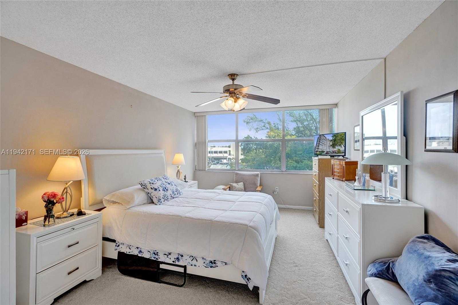 Small Image of 1300 NORTH EAST MIAMI GARDENS DR #320E, Miami Number 26