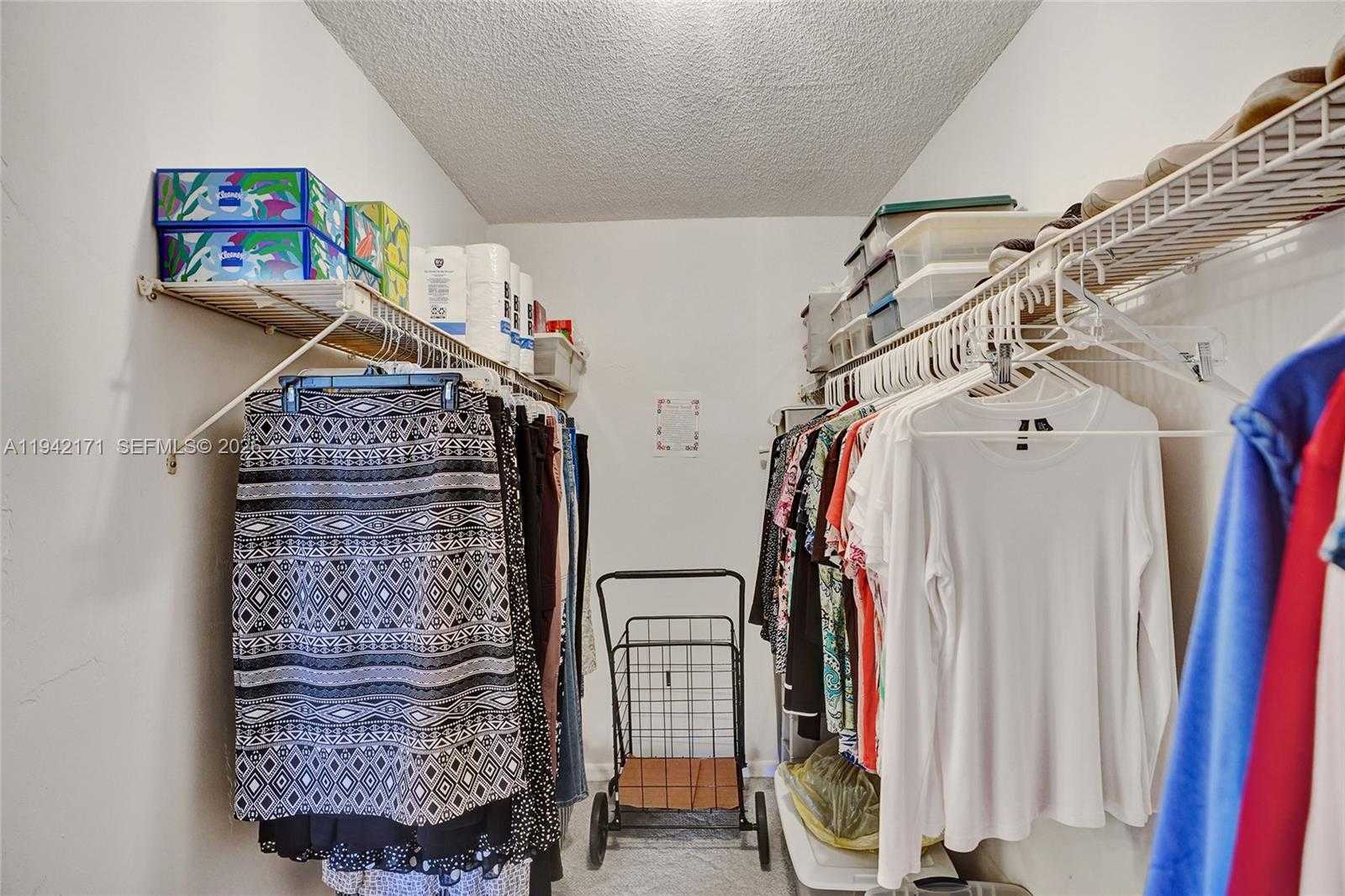 Small Image of 1300 NORTH EAST MIAMI GARDENS DR #320E, Miami Number 33