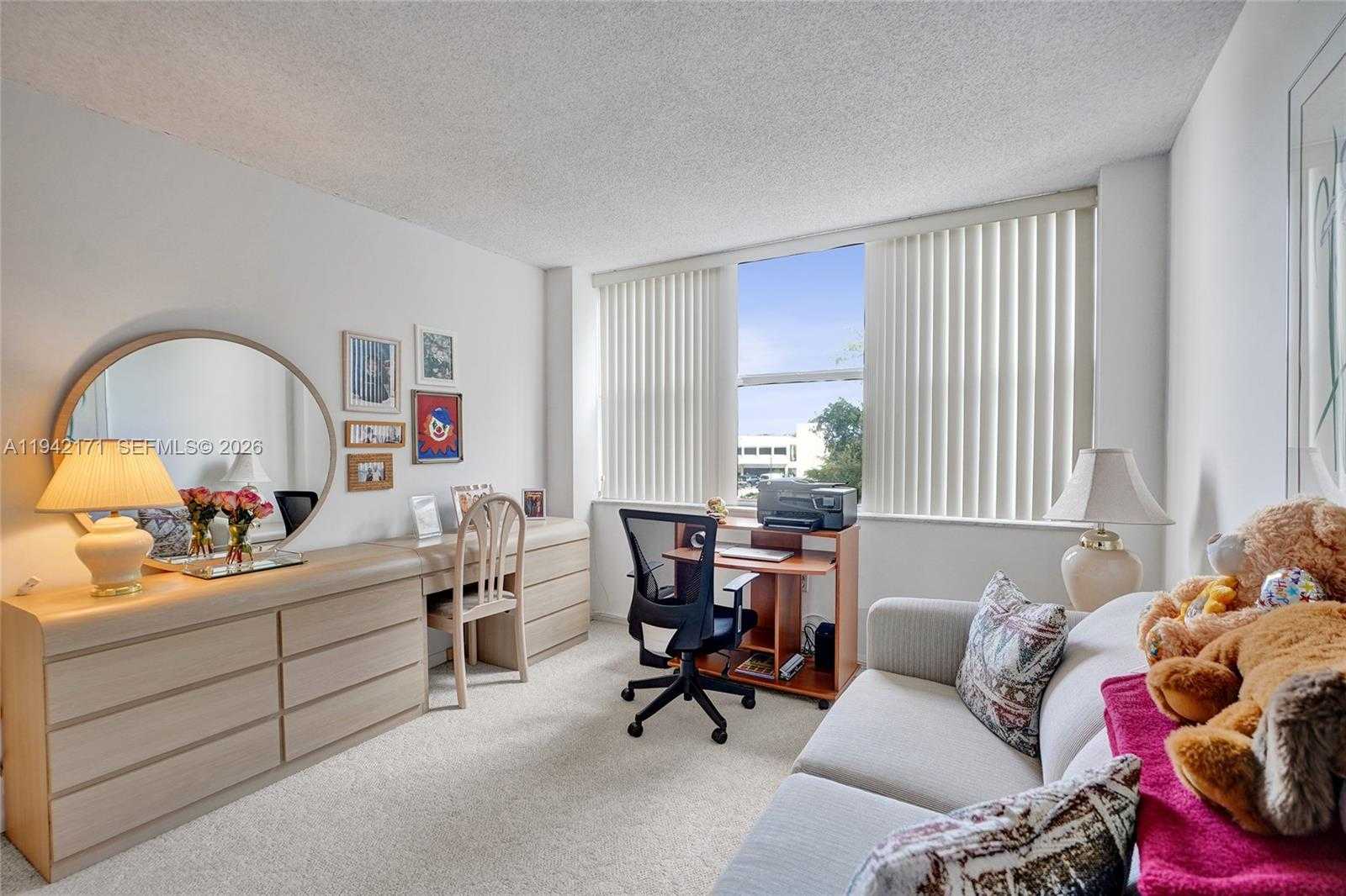 Small Image of 1300 NORTH EAST MIAMI GARDENS DR #320E, Miami Number 38