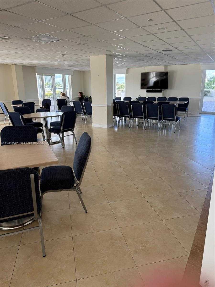 Small Image of 1 LAS OLAS CIR #306, Fort Lauderdale Number 11