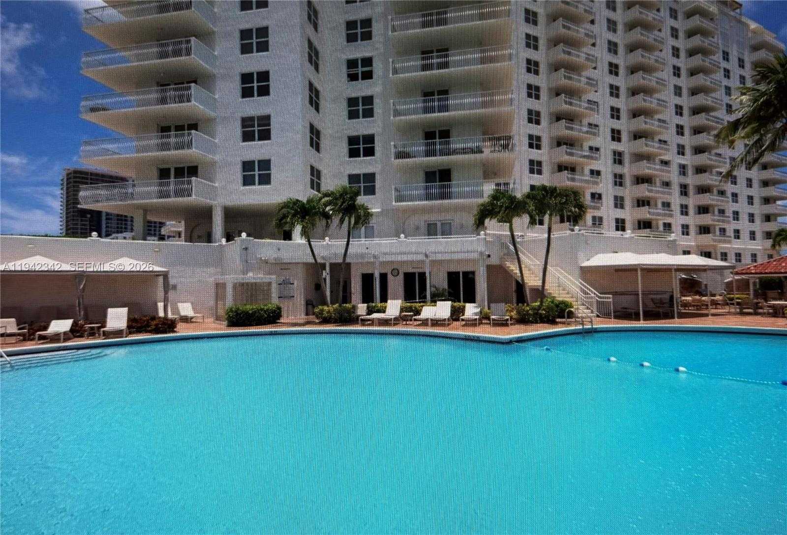 Small Image of 1 LAS OLAS CIR #306, Fort Lauderdale Number 3