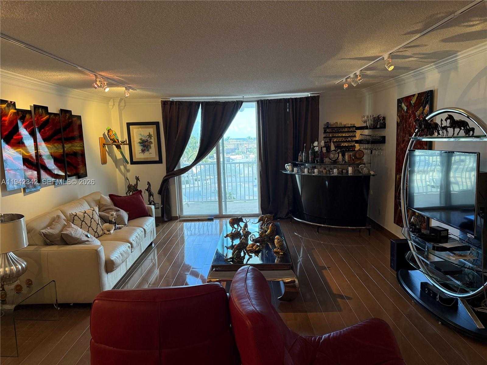 Small Image of 1 LAS OLAS CIR #306, Fort Lauderdale Number 5