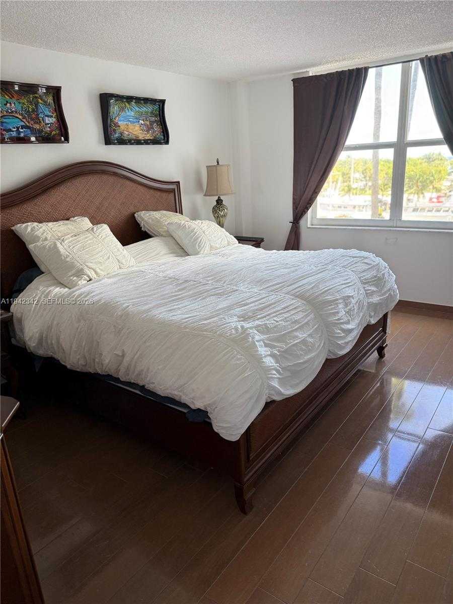 Small Image of 1 LAS OLAS CIR #306, Fort Lauderdale Number 6