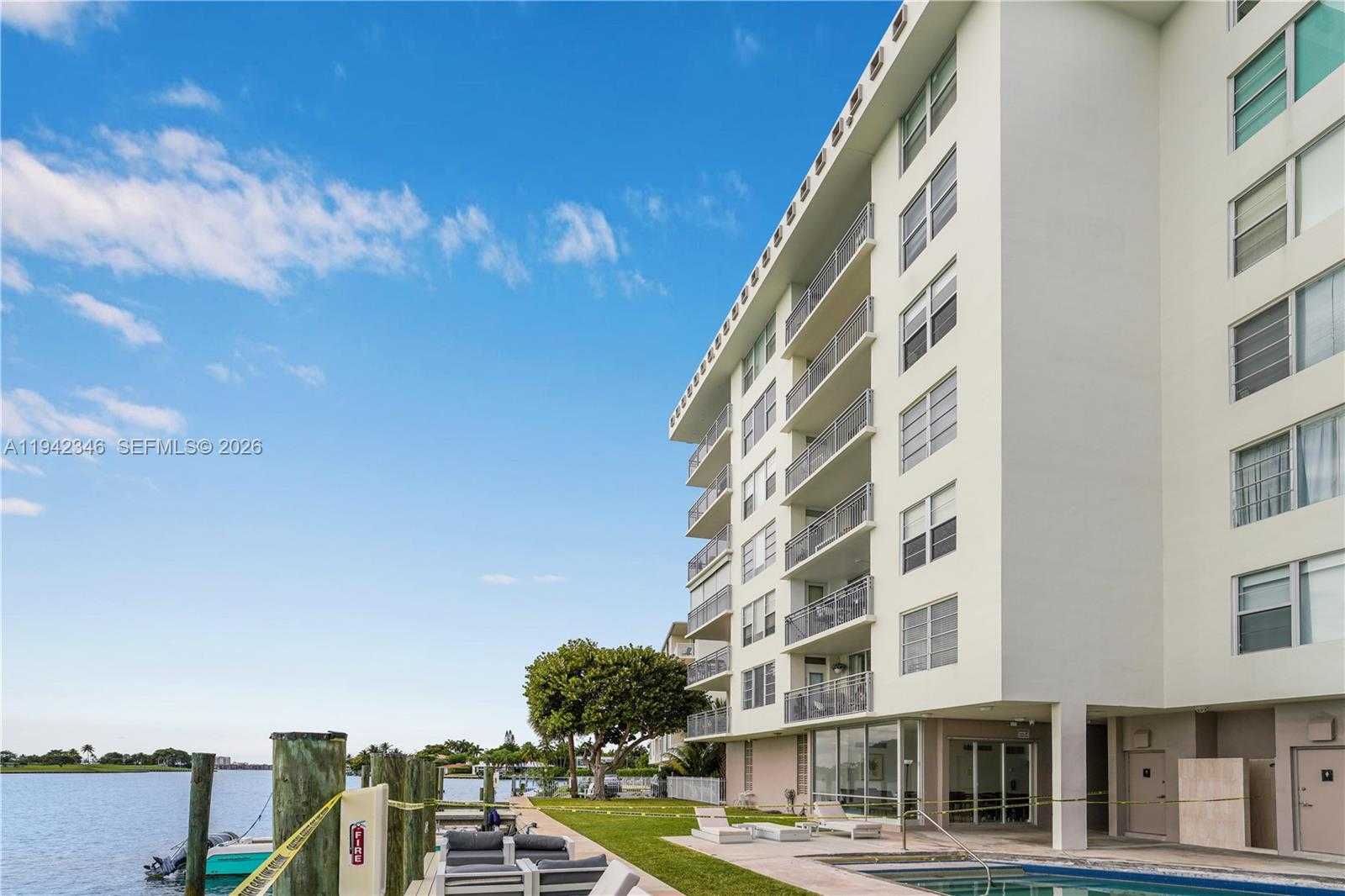 Small Image of 9250 WEST BAY HARBOR DR #PH-C, Bay Harbor Islands Number 20