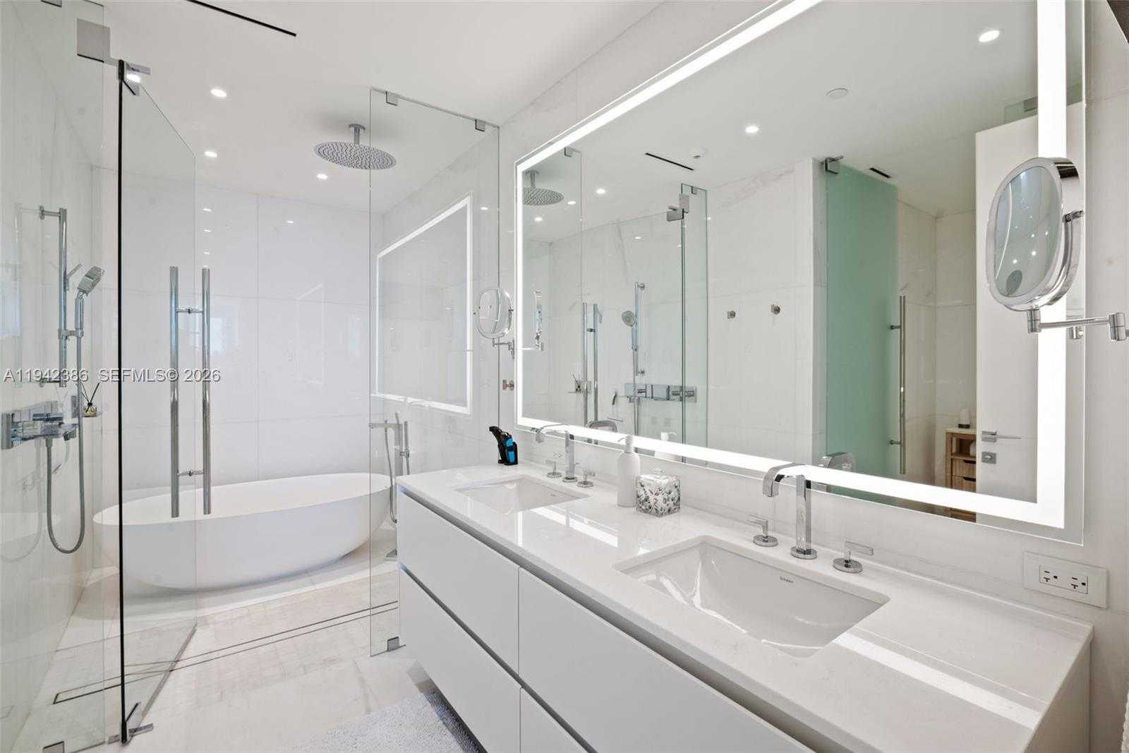 Small Image of 300 SOUTH BISCAYNE BLVD WAY #403, Miami Number 19