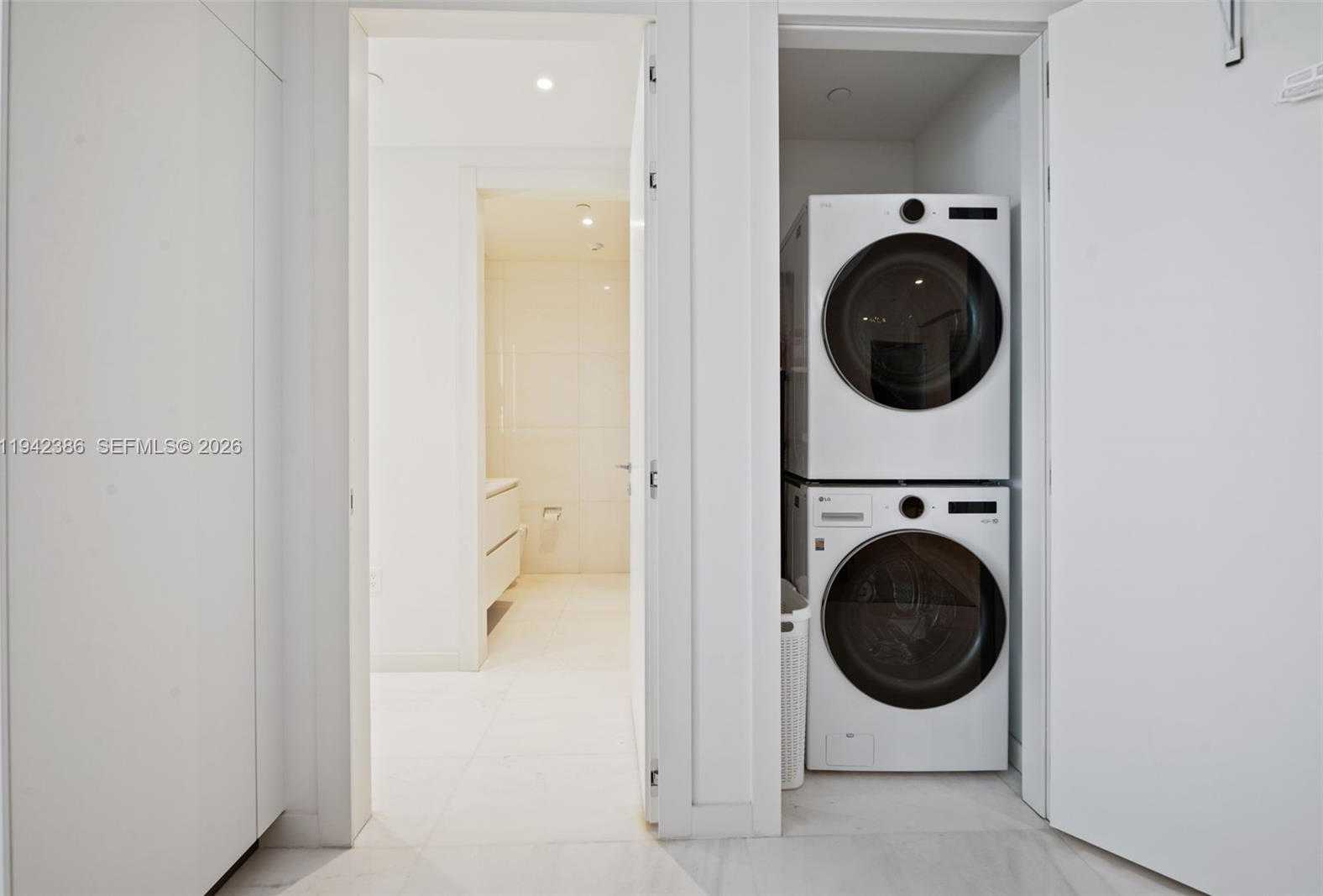 Small Image of 300 SOUTH BISCAYNE BLVD WAY #403, Miami Number 29