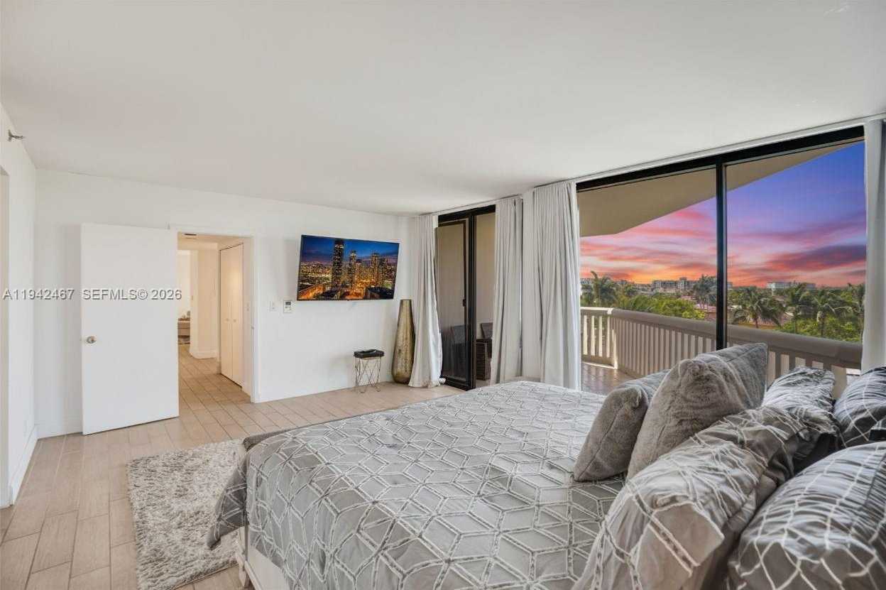 Small Image of 1000 EAST ISLAND BLVD #503, Aventura Number 30