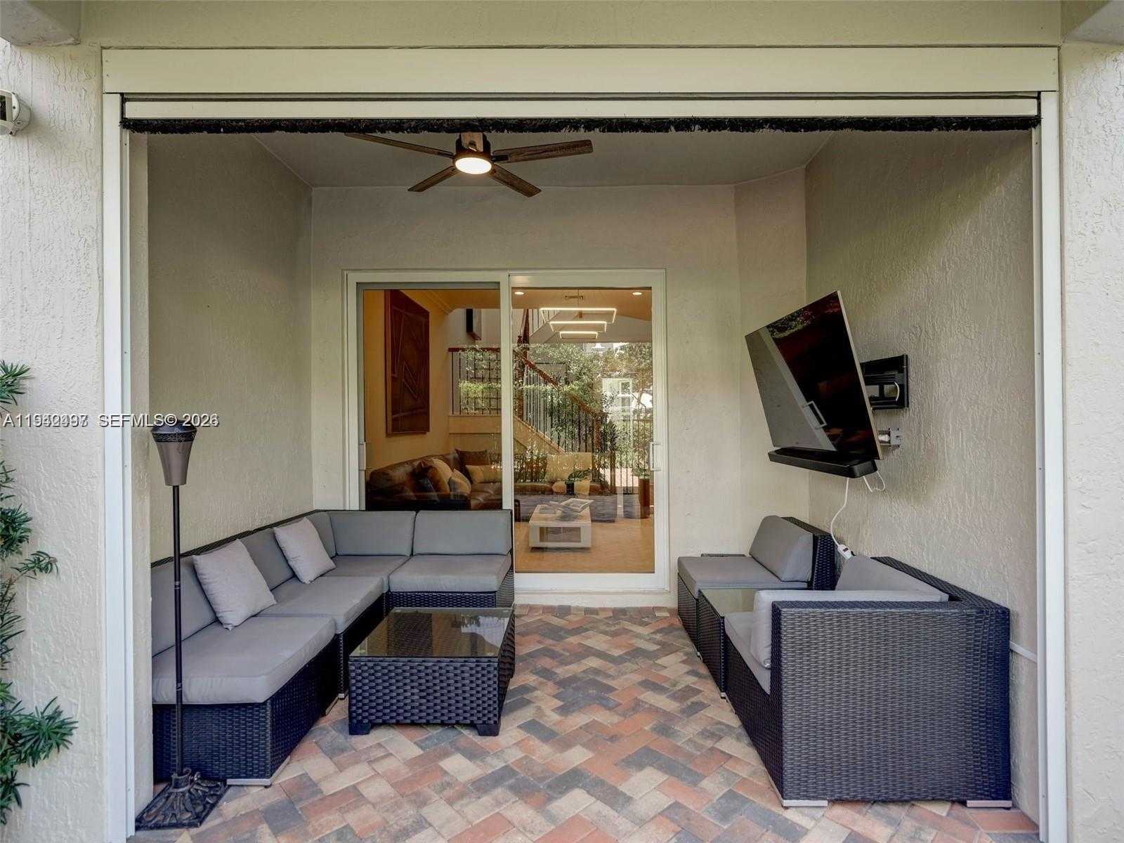 Small Image of 963 SOUTH HARBOR VW S, Hollywood Number 10