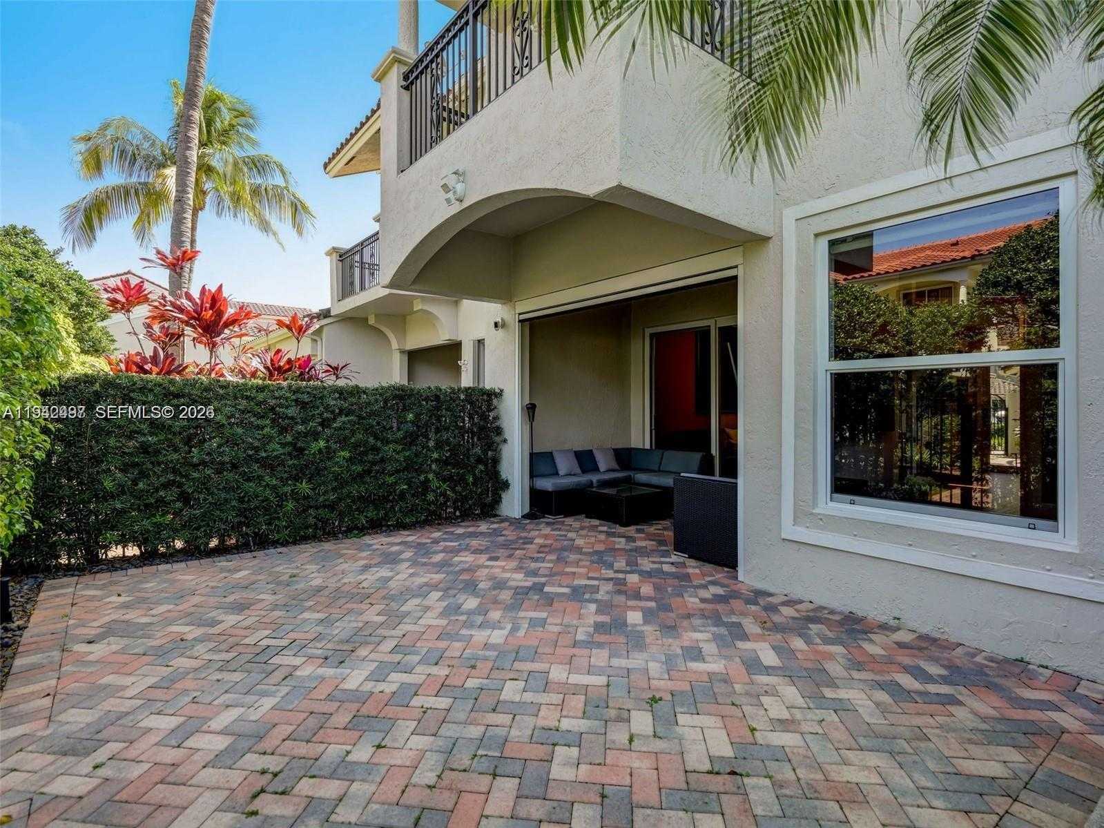 Small Image of 963 SOUTH HARBOR VW S, Hollywood Number 11