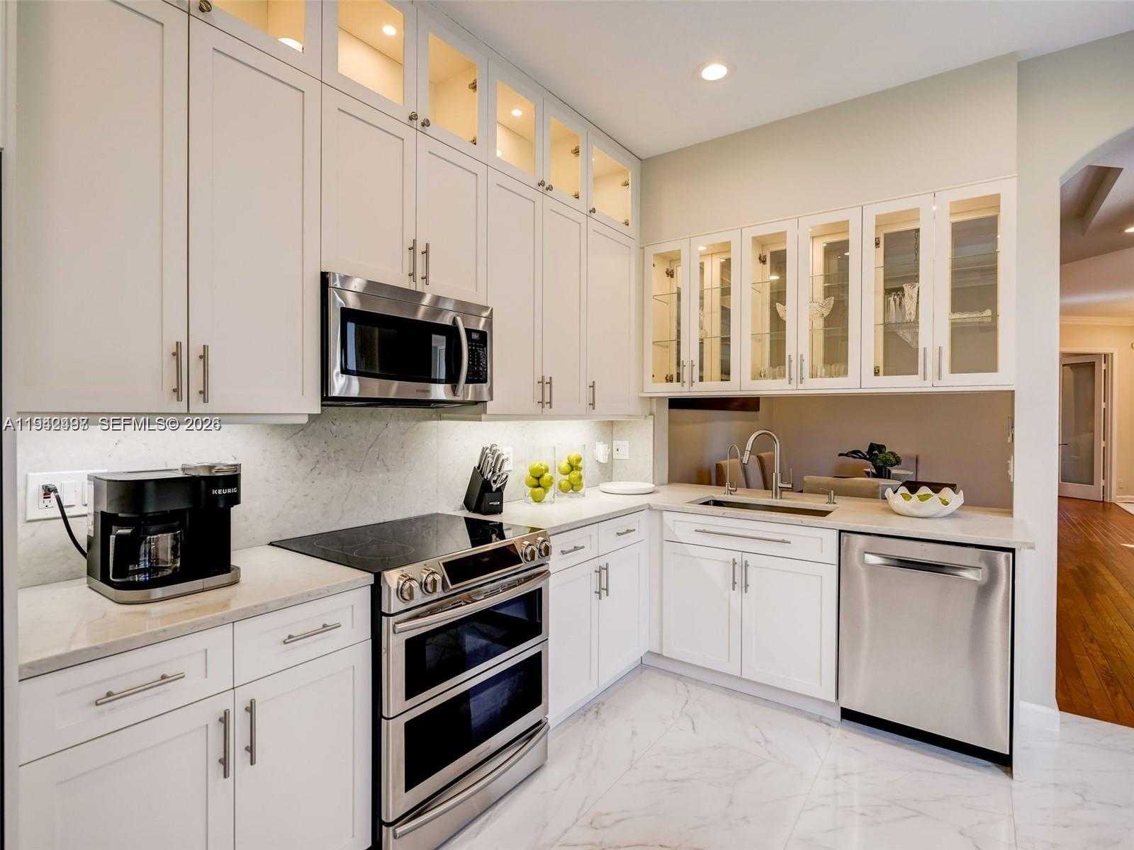 Small Image of 963 SOUTH HARBOR VW S, Hollywood Number 12