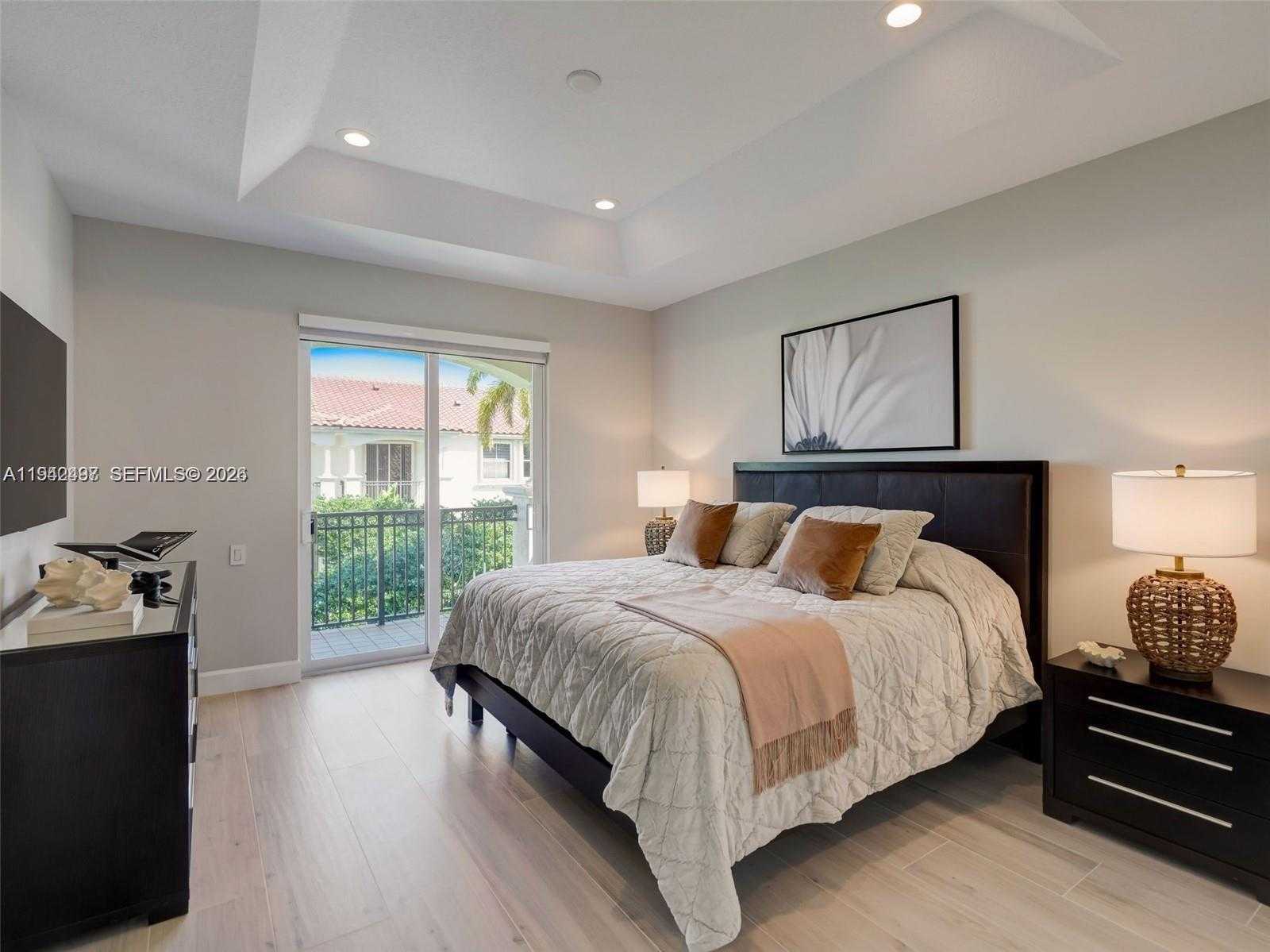 Small Image of 963 SOUTH HARBOR VW S, Hollywood Number 17