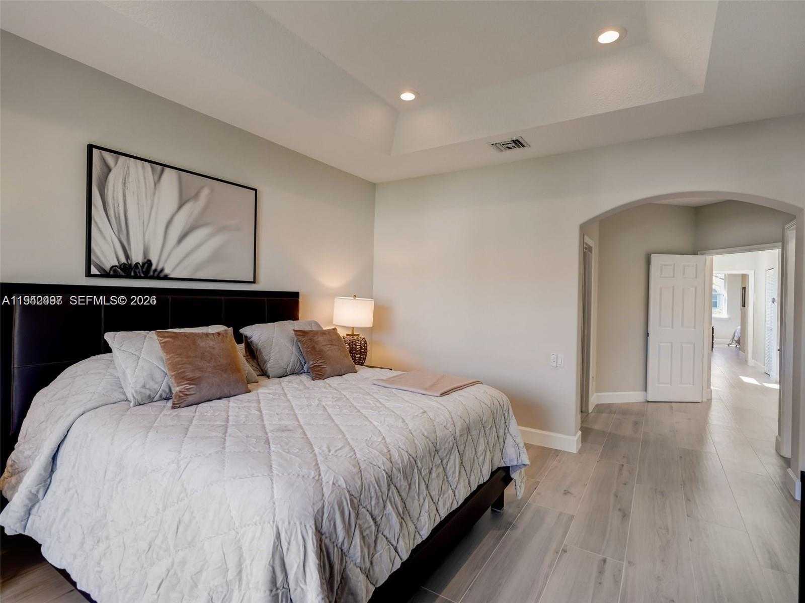 Small Image of 963 SOUTH HARBOR VW S, Hollywood Number 18