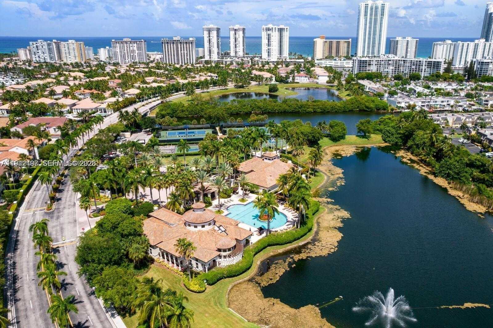 Small Image of 963 SOUTH HARBOR VW S, Hollywood Number 2