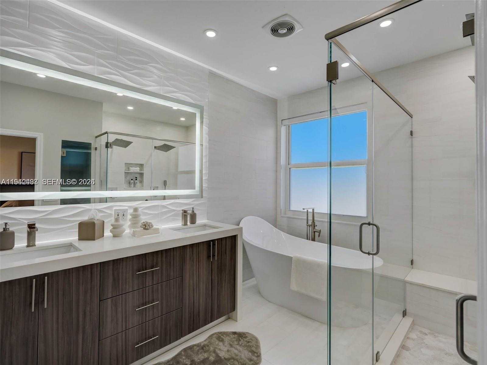 Small Image of 963 SOUTH HARBOR VW S, Hollywood Number 25