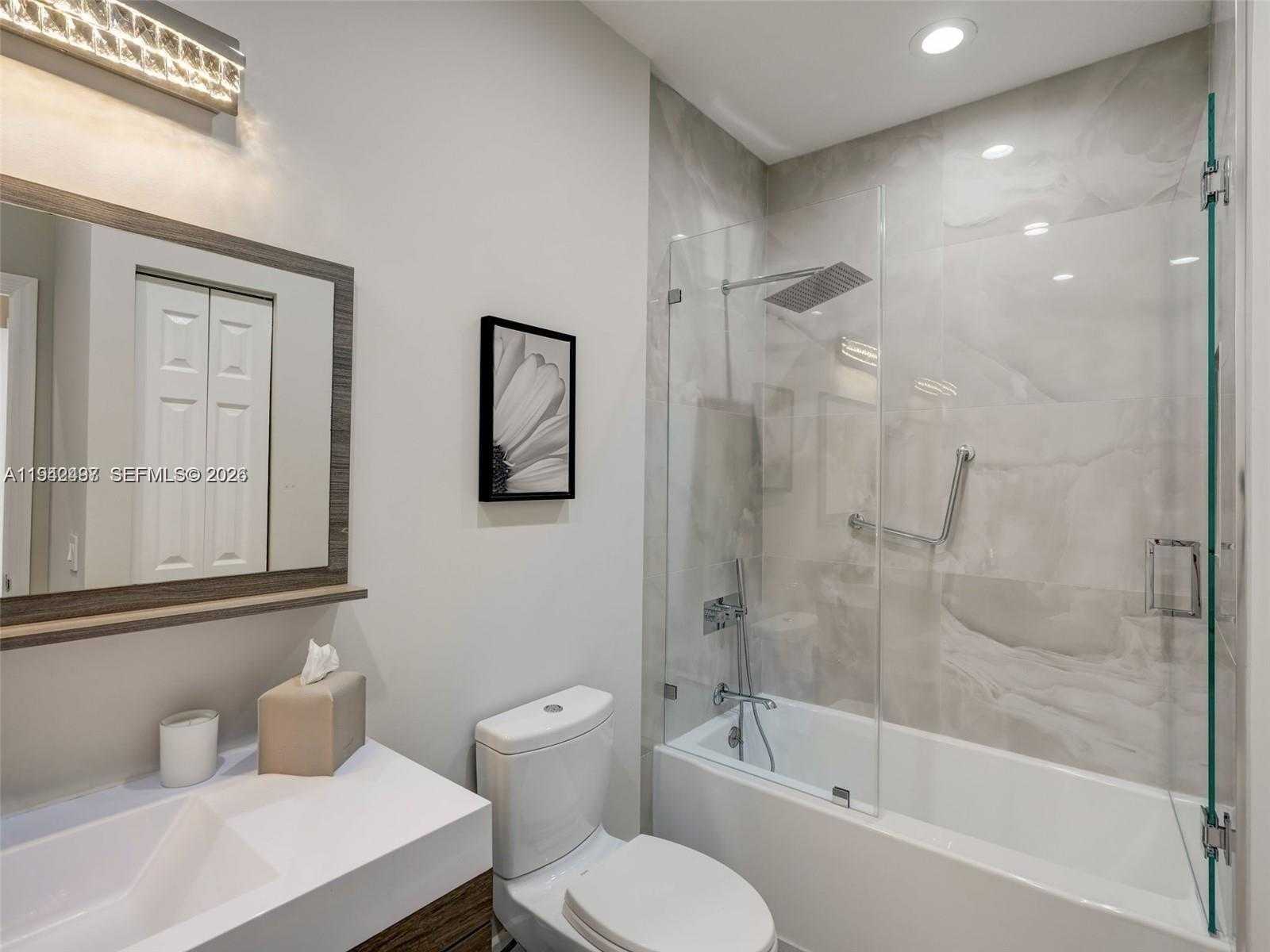 Small Image of 963 SOUTH HARBOR VW S, Hollywood Number 31