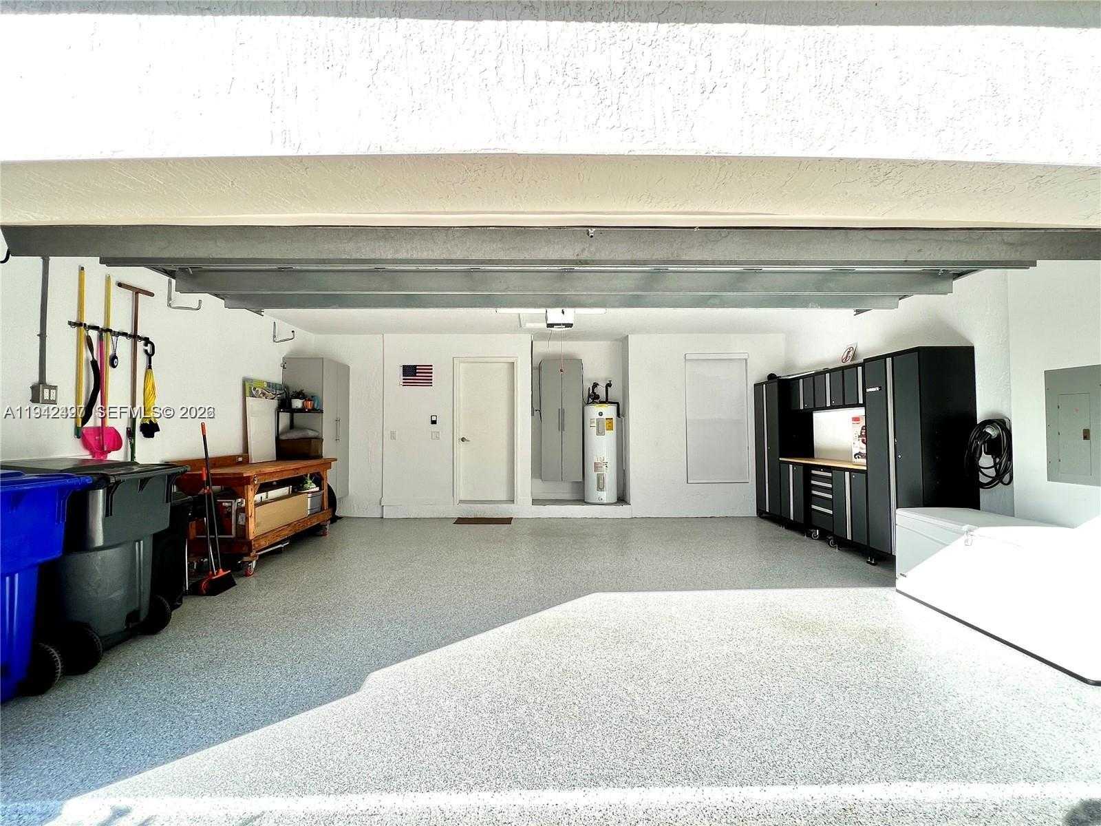 Small Image of 963 SOUTH HARBOR VW S, Hollywood Number 42