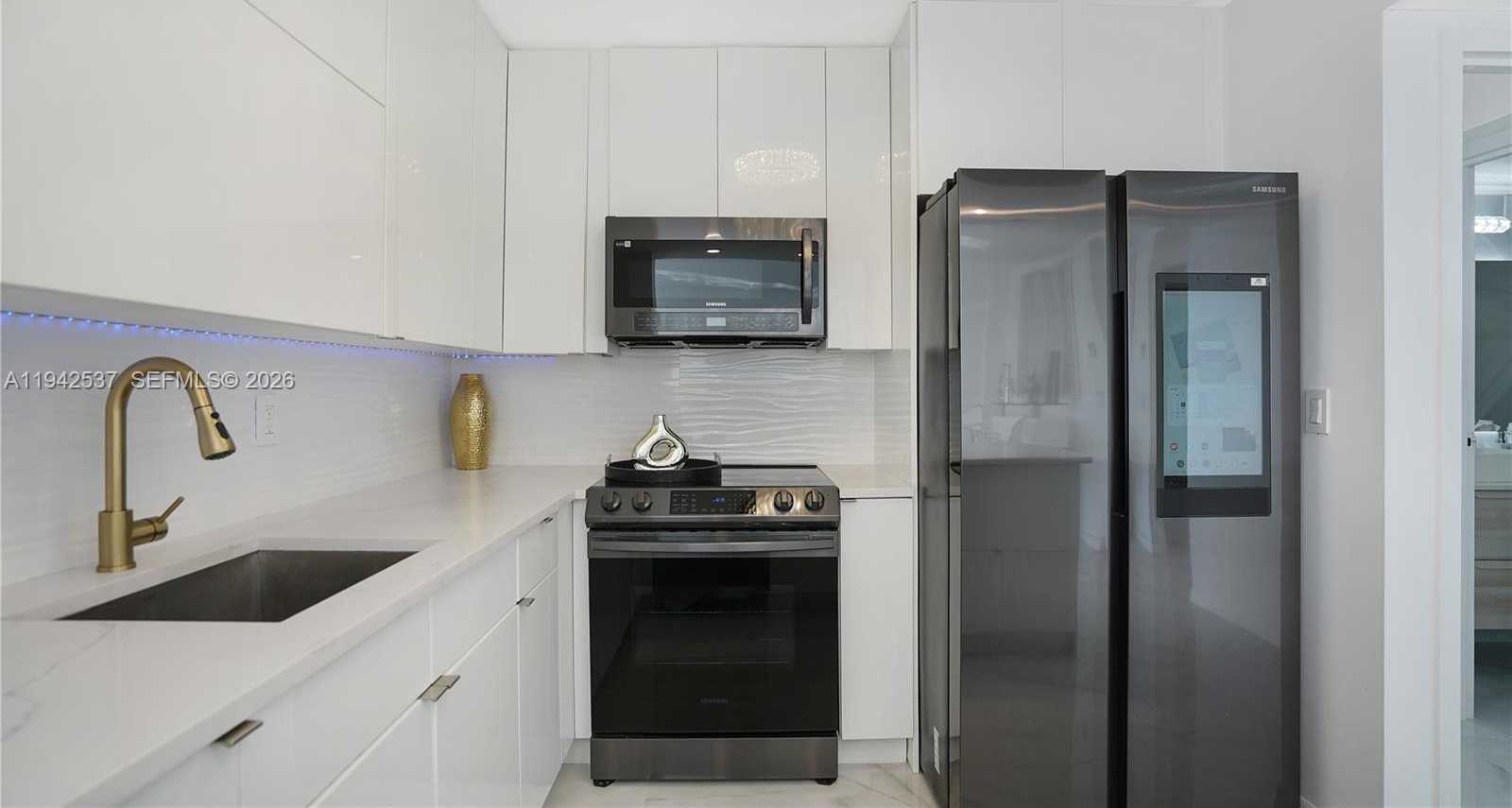 Small Image of 2017 SOUTH OCEAN DR #1206, Hallandale Beach Number 17