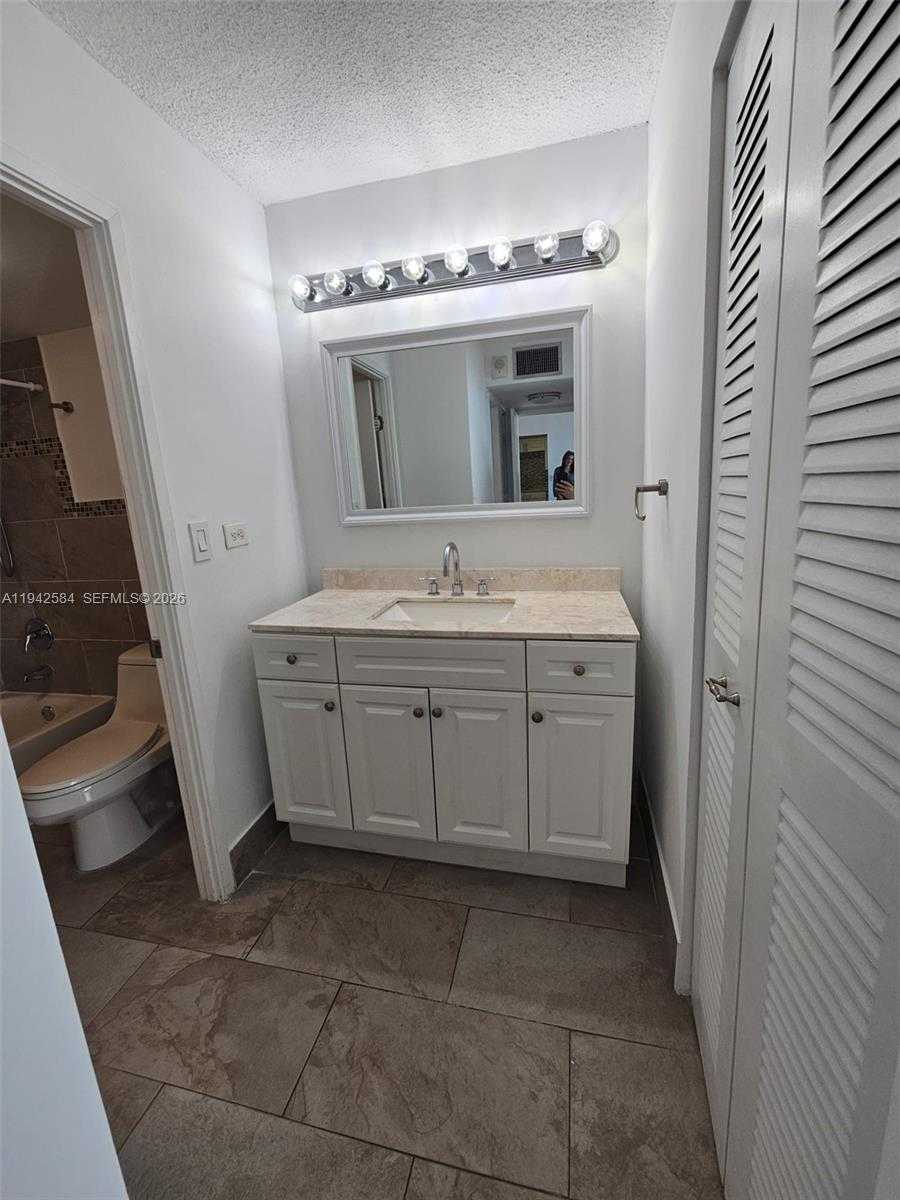 Small Image of 7135 COLLINS AVE #1011, Miami Beach Number 12