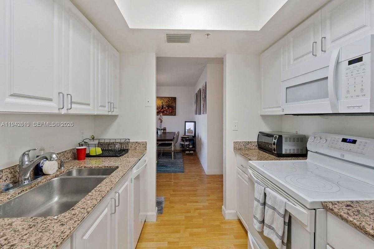 Small Image of 90 ALTON RD #807, Miami Beach Number 8