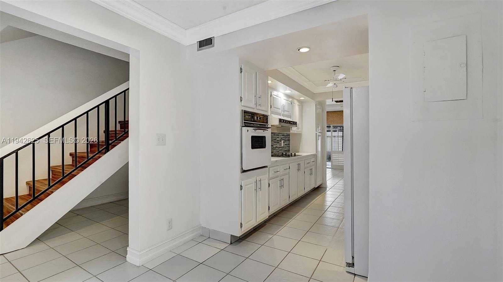 Small Image of 205 DUNWOODY LN #17-85, Hollywood Number 16