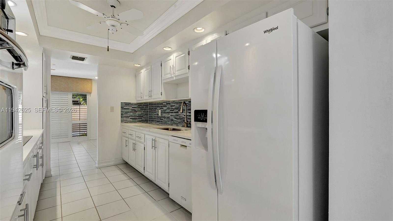 Small Image of 205 DUNWOODY LN #17-85, Hollywood Number 18