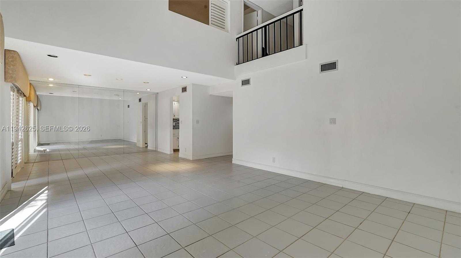 Small Image of 205 DUNWOODY LN #17-85, Hollywood Number 22