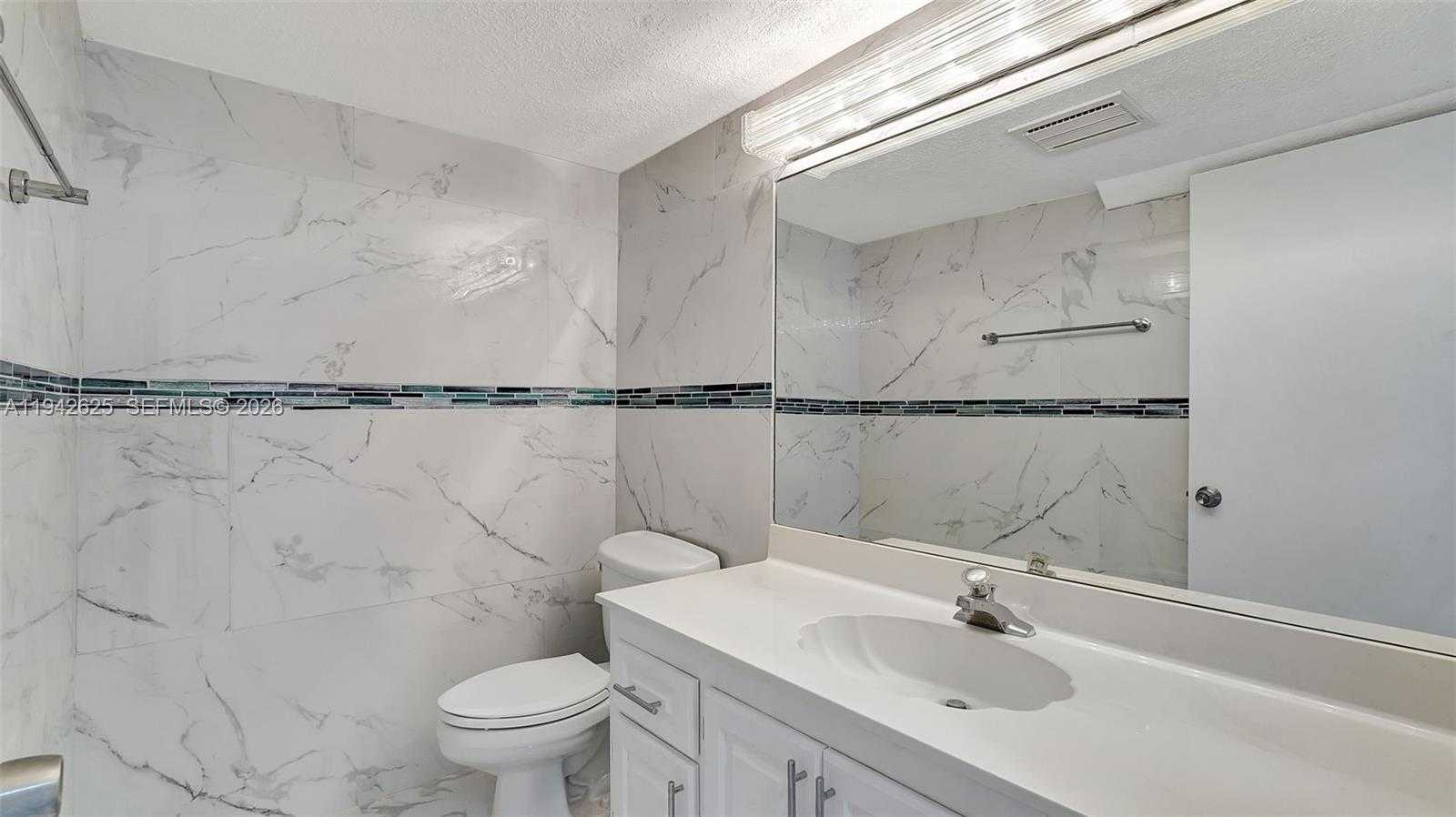 Small Image of 205 DUNWOODY LN #17-85, Hollywood Number 31