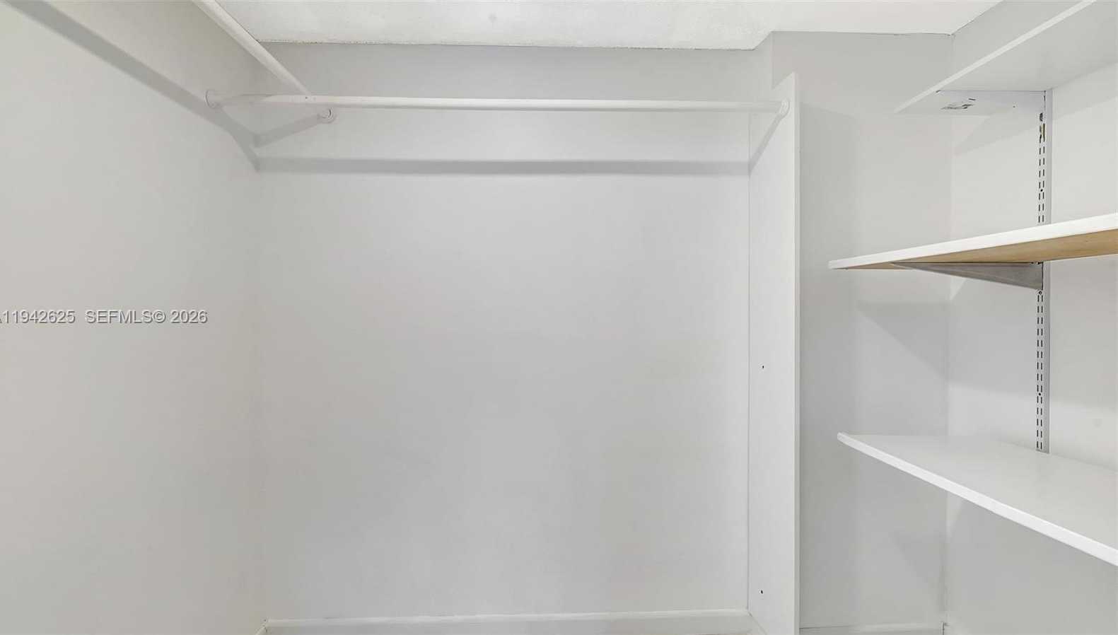 Small Image of 205 DUNWOODY LN #17-85, Hollywood Number 33