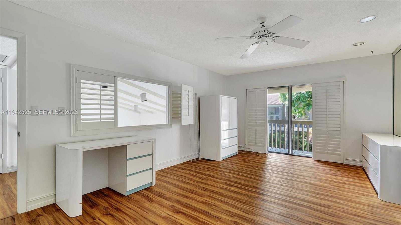 Small Image of 205 DUNWOODY LN #17-85, Hollywood Number 35