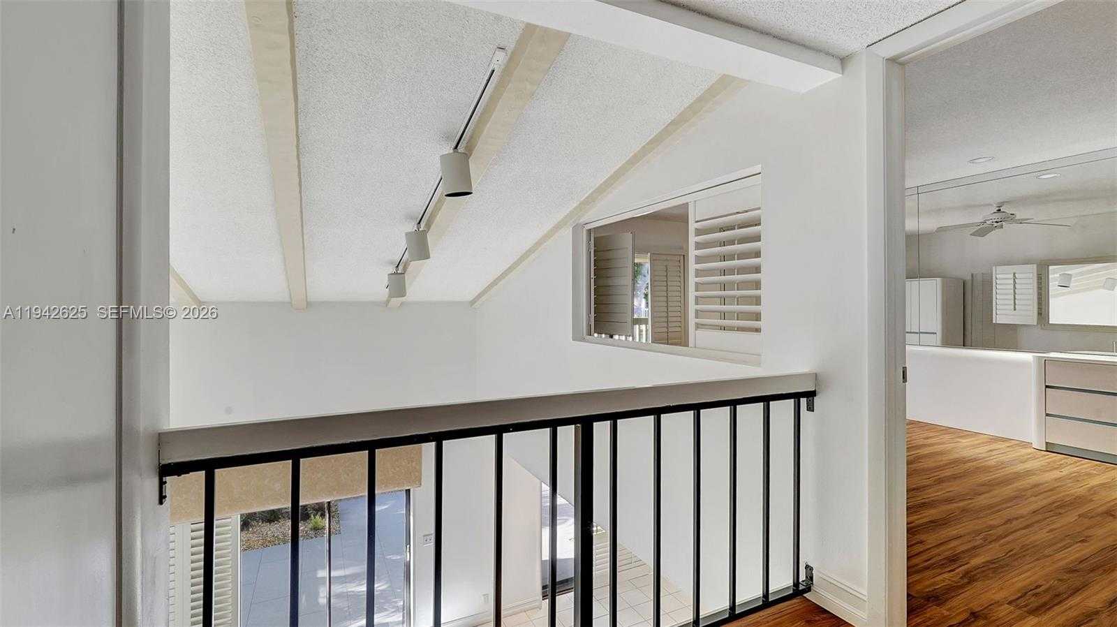 Small Image of 205 DUNWOODY LN #17-85, Hollywood Number 38