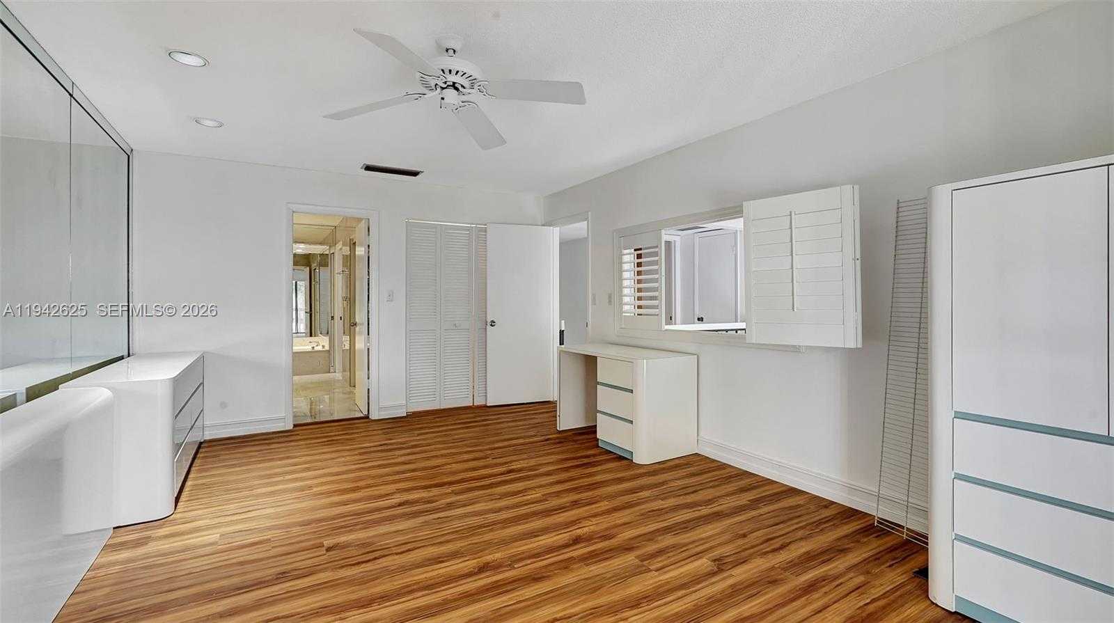 Small Image of 205 DUNWOODY LN #17-85, Hollywood Number 43