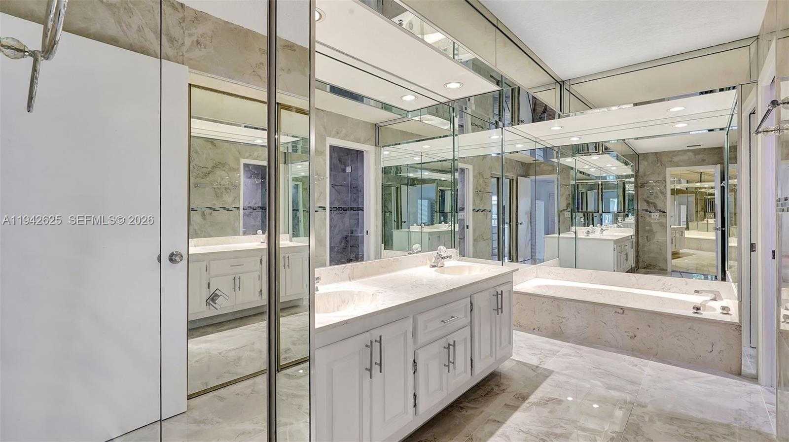 Small Image of 205 DUNWOODY LN #17-85, Hollywood Number 46