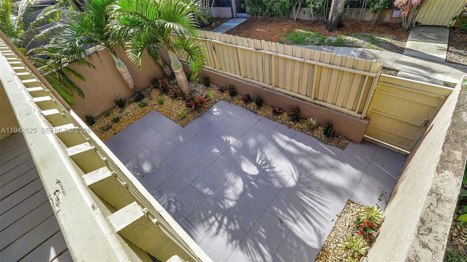 Small Image of 205 DUNWOODY LN #17-85, Hollywood Number 47