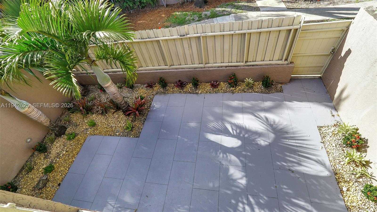 Small Image of 205 DUNWOODY LN #17-85, Hollywood Number 48