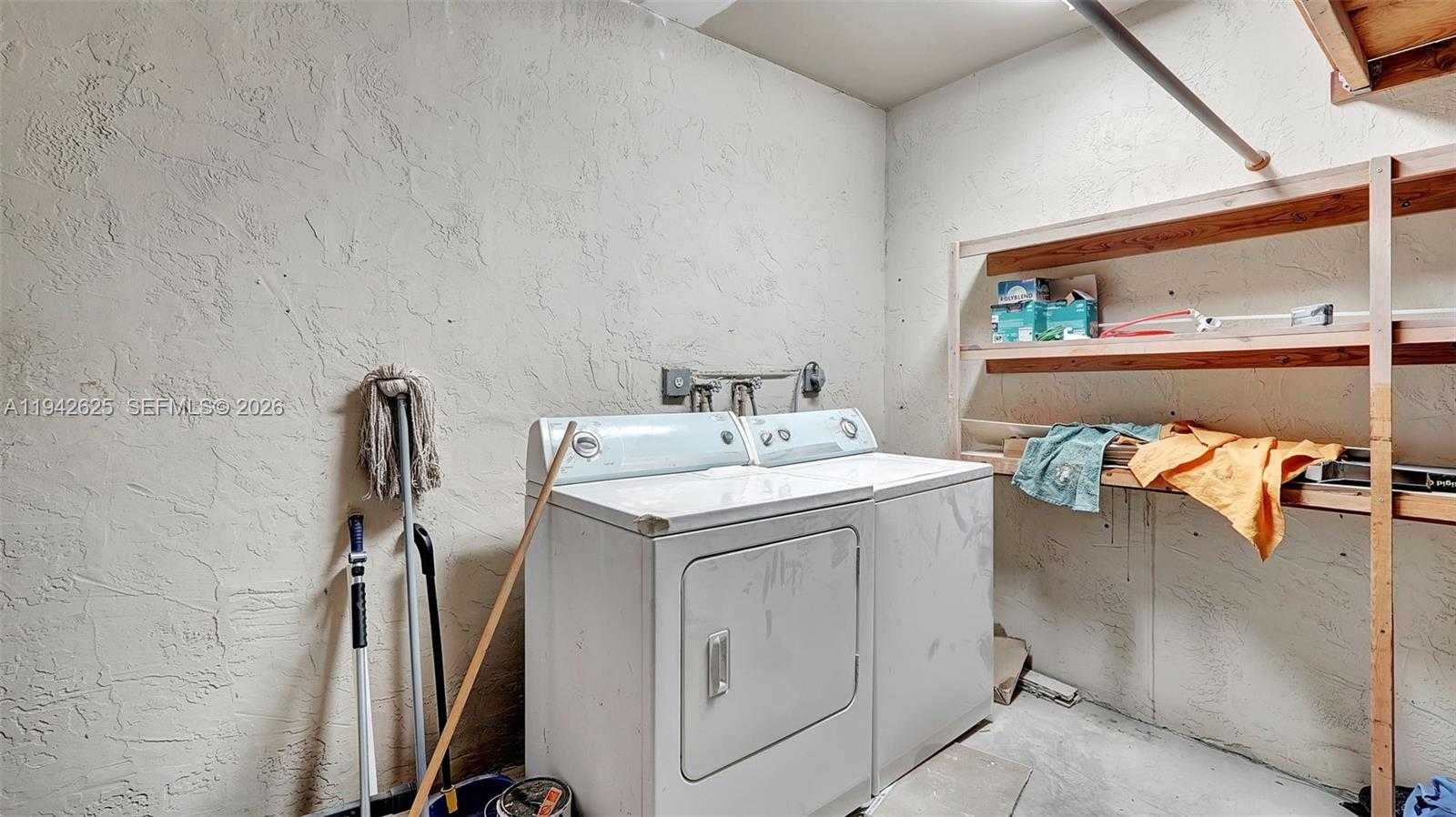 Small Image of 205 DUNWOODY LN #17-85, Hollywood Number 52