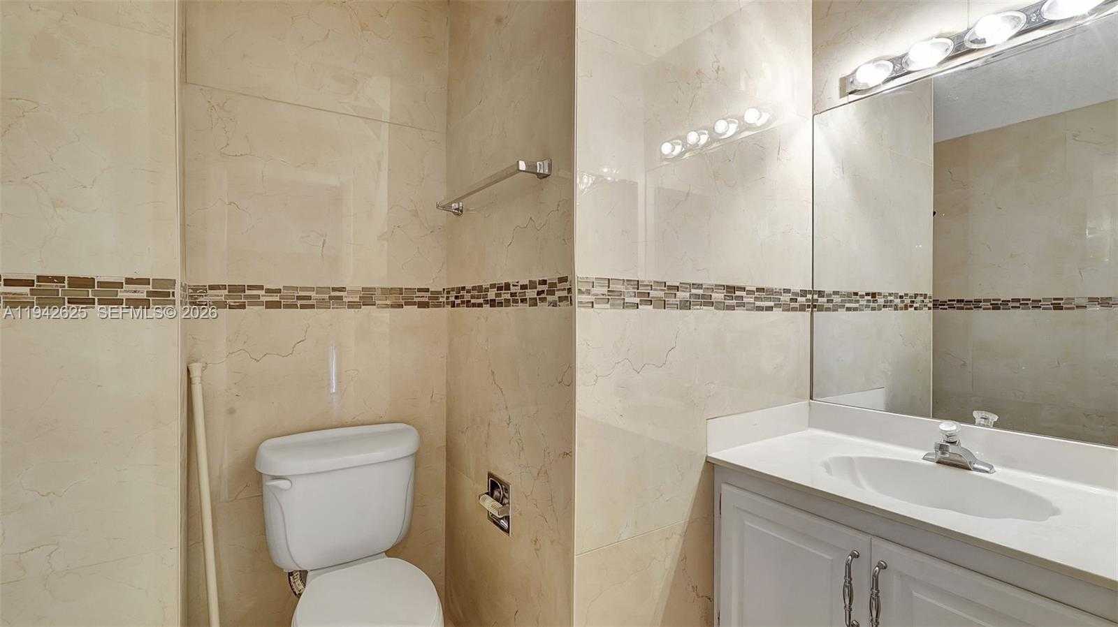 Small Image of 205 DUNWOODY LN #17-85, Hollywood Number 54