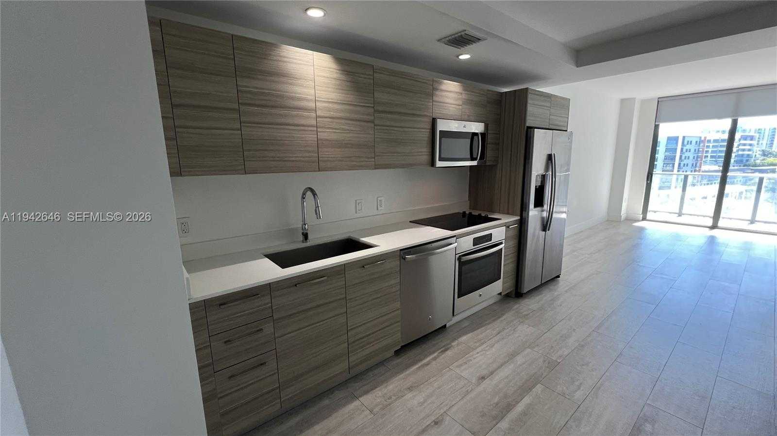 Small Image of 121 NORTH EAST 34TH ST #1103, Miami Number 7