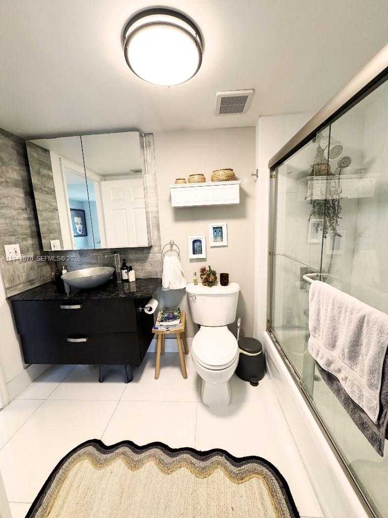 Small Image of 3000 CORAL WAY #703, Miami Number 10