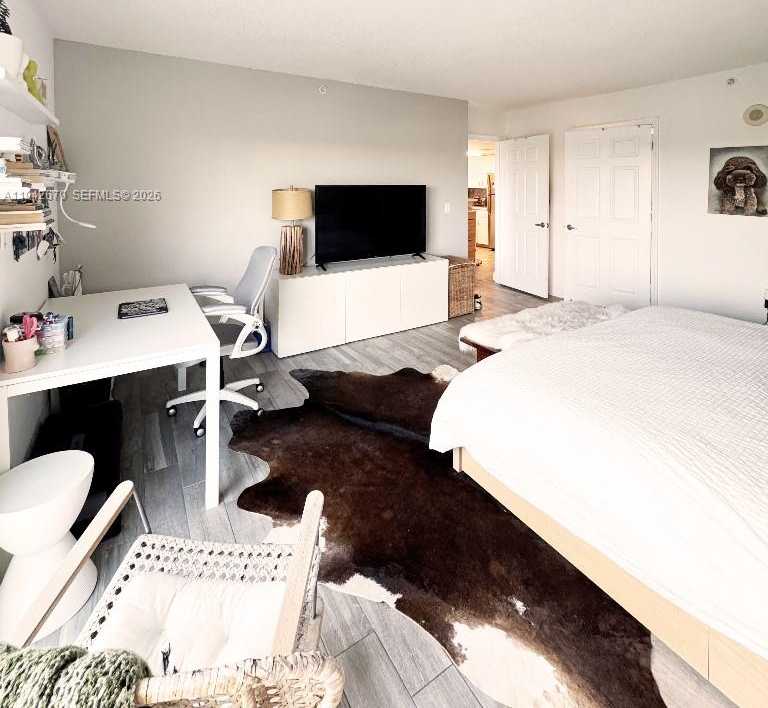 Small Image of 3000 CORAL WAY #703, Miami Number 12