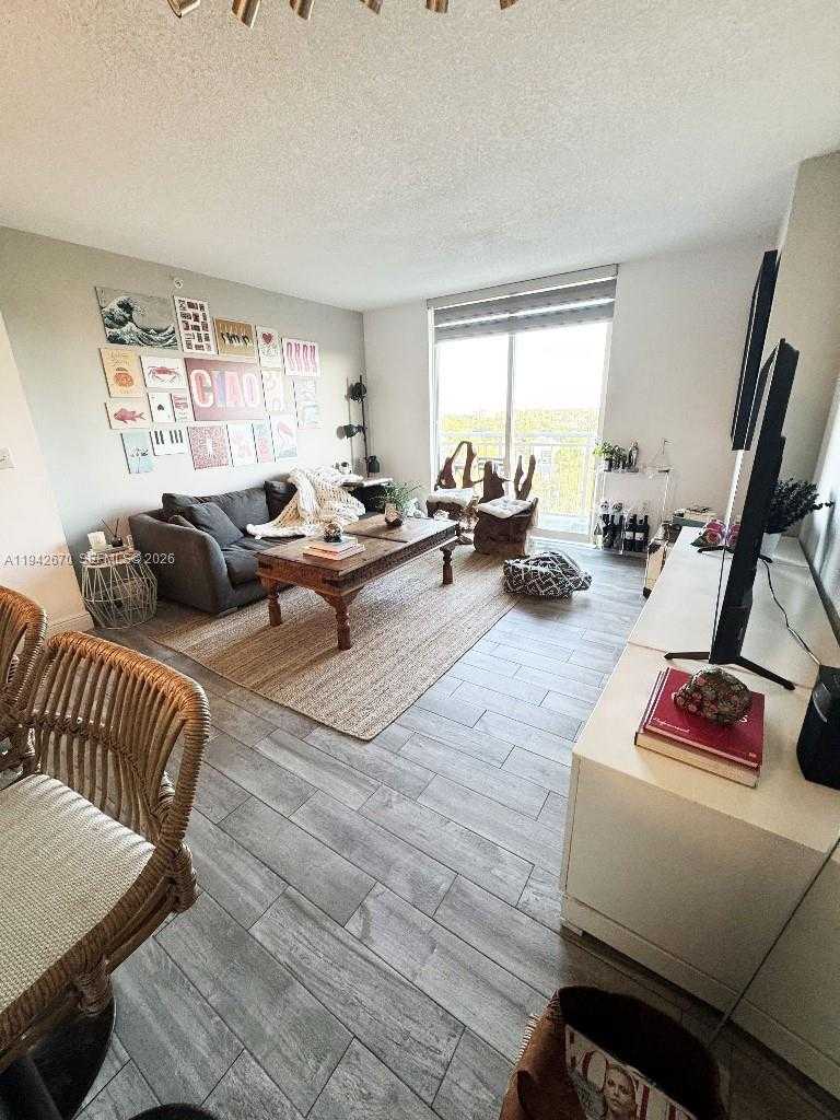 Small Image of 3000 CORAL WAY #703, Miami Number 2